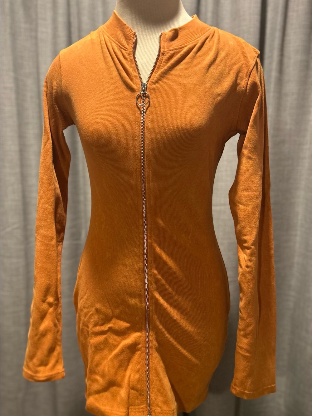 PrettyLittleThing Long Sleeve Zip Front Dress in Burnt Orange